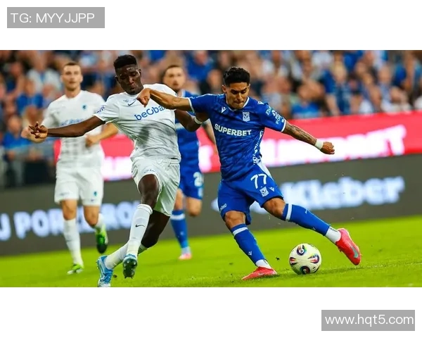 亨克与莱克的激烈对决揭示了足球战术的博弈与团队合作的重要性